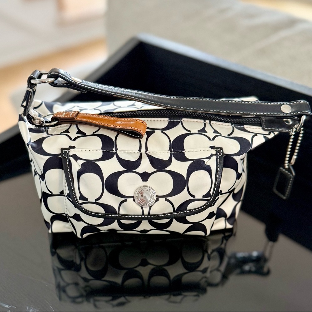 Vintage COACH 2005 HMP WKND Pouch 6548 SV/BK Satin/Leather Original Tag